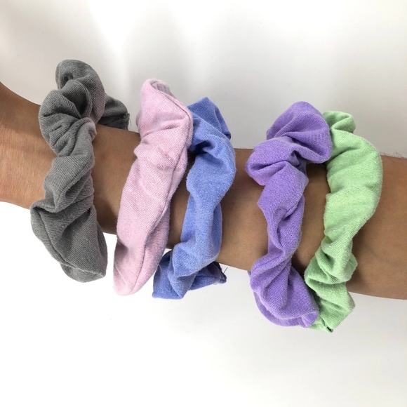 🔥FREE "TOUCH ME & DYE" Scrunchie - Picture 4 of 8